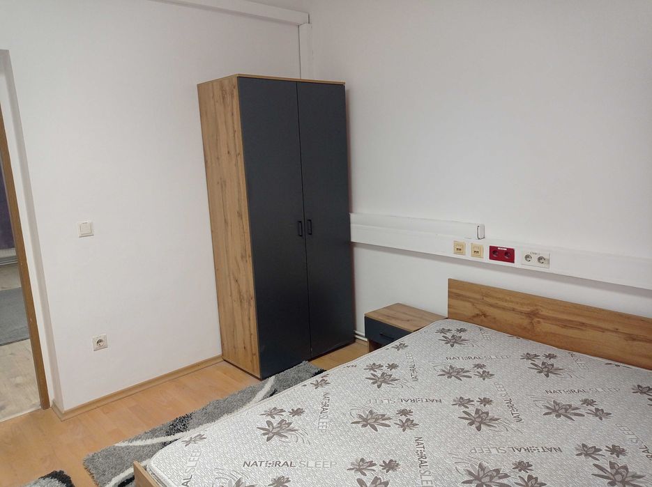 Pers fizica închiriez casa 5 camere in Bălcescu