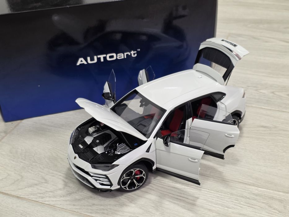 Macheta auto 1 18 Lamborghini Urus , Autoart