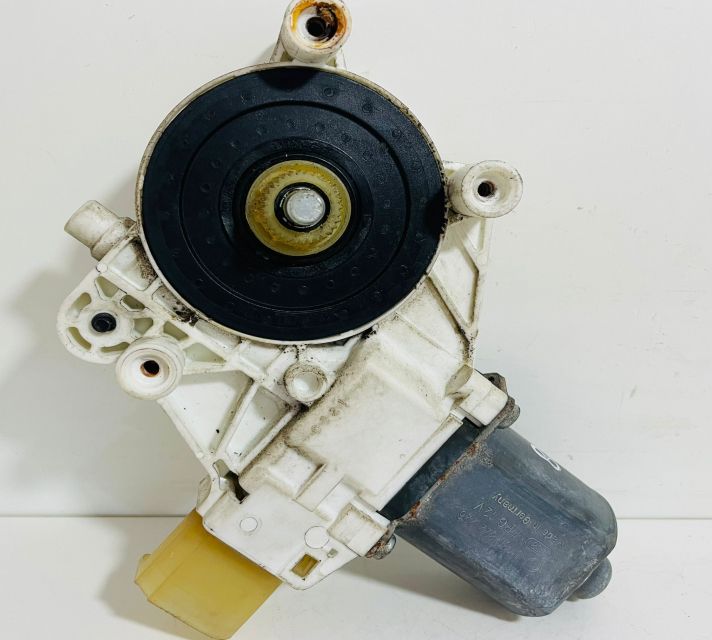 Motoras macara geam stanga fata 0130822226 BMW Seria 3 E46 (facelift)