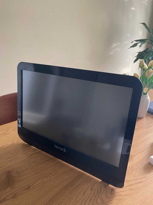 Oferta cea mai buna castiga.. Calculator integrat TERRA ALL-IN-ONE-PC 2210 GREENLINE
