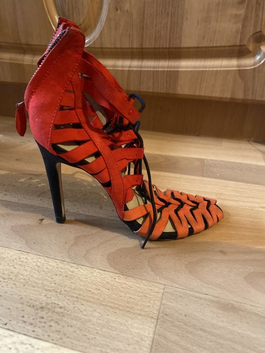 Обувь куртки туфли платя