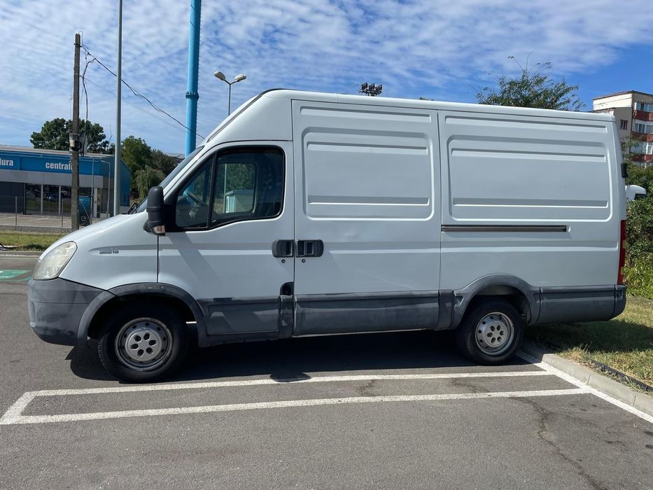 Vând duba IVECO 2.3