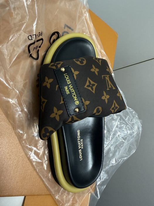Papuci Louis Vuitton