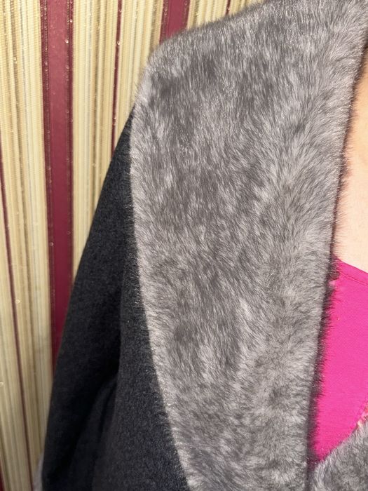 Пальто с эко мехом