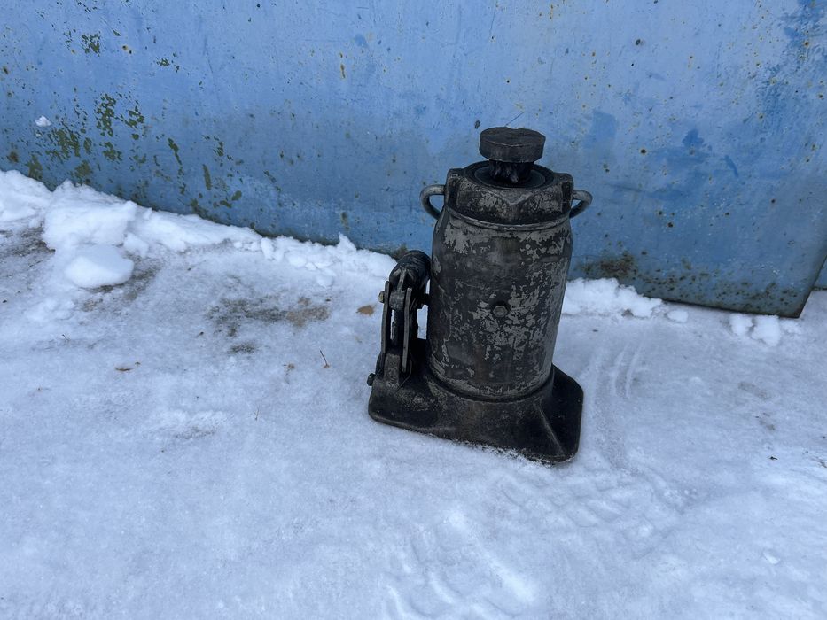 Продам домкрат гидравлический