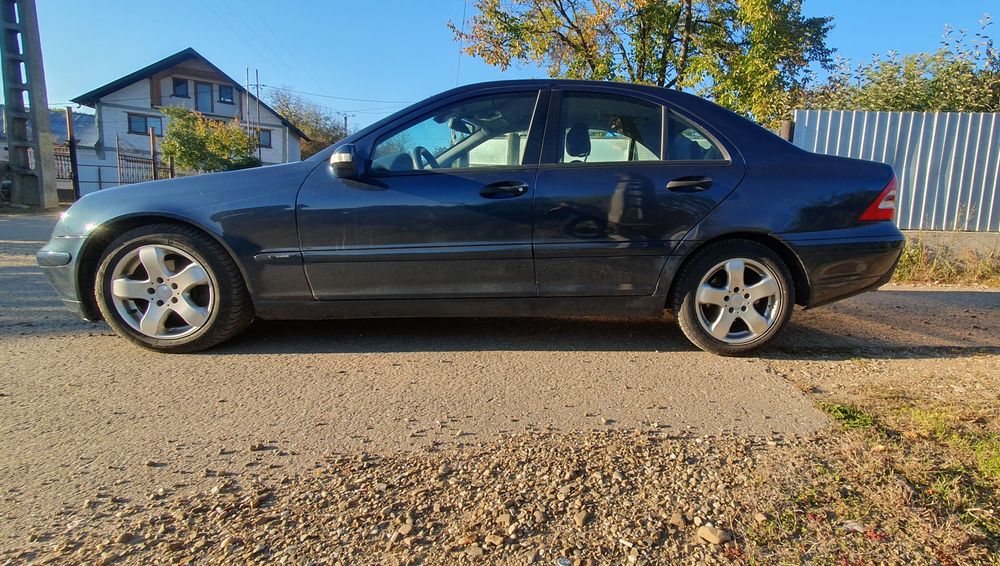 Mercedes C class w203 C220 146cp