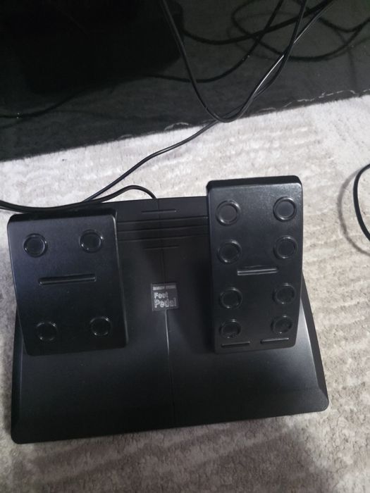 Vand volan gaming Myria MG7400. Pret negociabil.