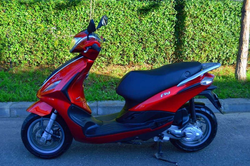 scuter Piaggio fly 50- 4 timpi-2012-inmatriculat