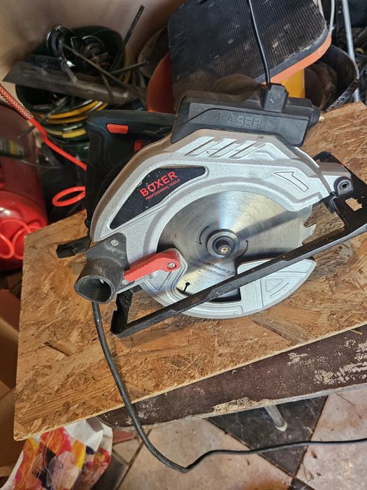 Fac schimb cu o boxa jbl  sau un samsung s 24 ultra pentru tot