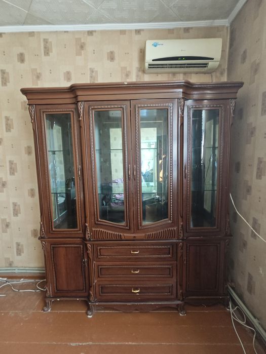 Продается сервант