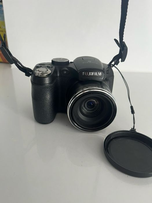 Fujifilm FinePix S (14 MP, 18x Zoom) – bridge фотоапарат