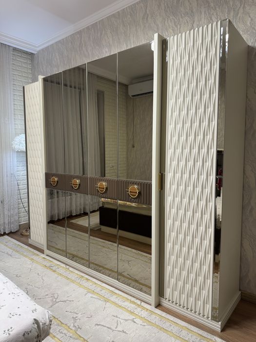 Продается спальный гарнитур в идеальном состоянии