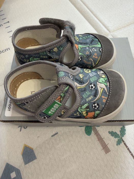 Боси пантофи Todor