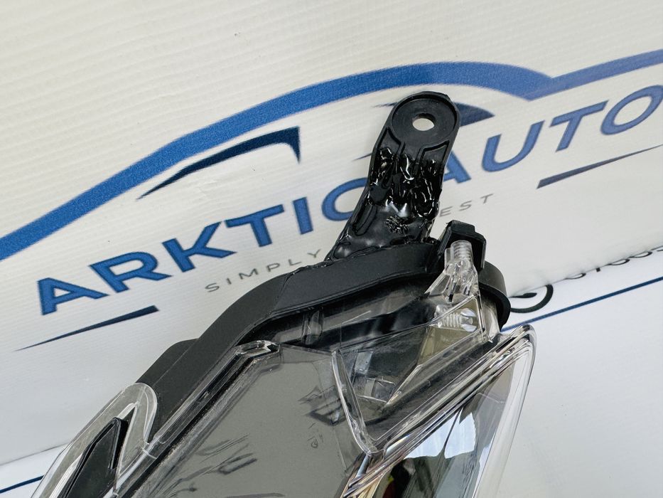 Far stanga Led Toyota Corolla Cross dupa 2021