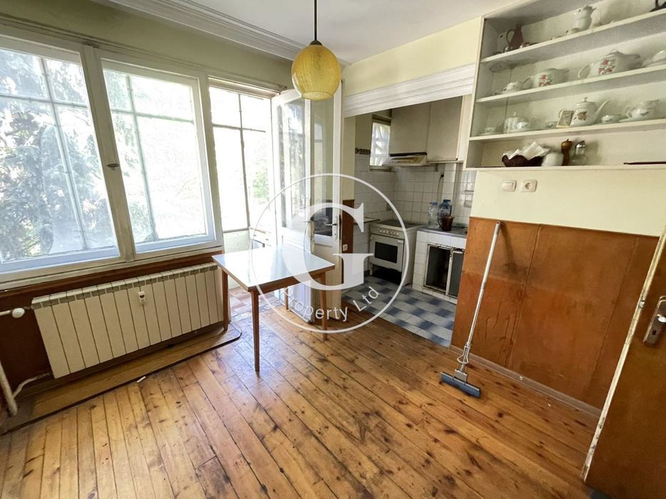 Продава се Тристаен апартамент в Перник, Център - 95 кв.м за 1153 €/кв.м - Снимка #3