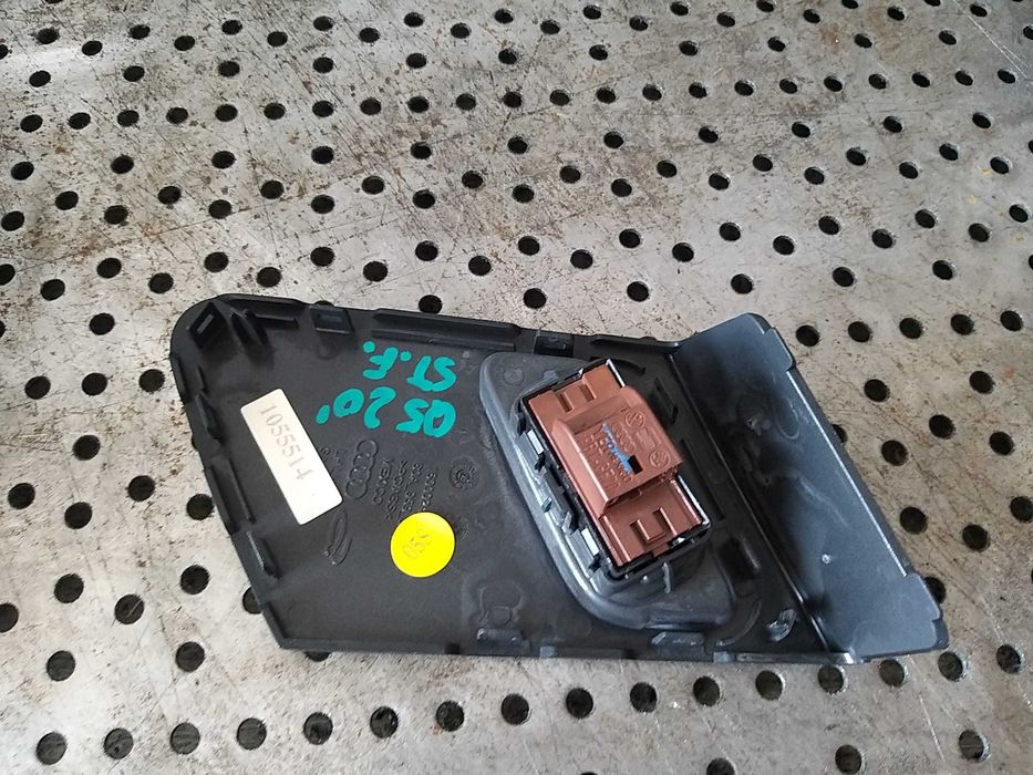 Butoane blocare usi audi q5 fy 80a959521