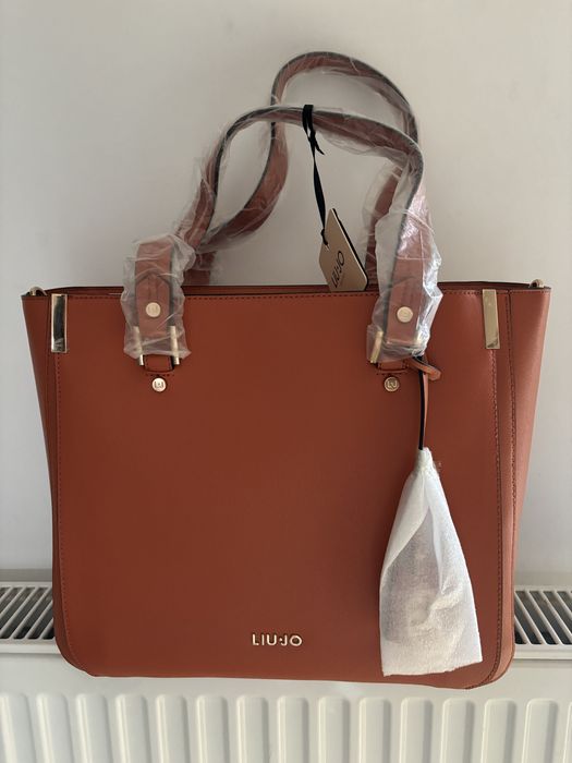 Vand geanta Liu Jo noua cu etcheta