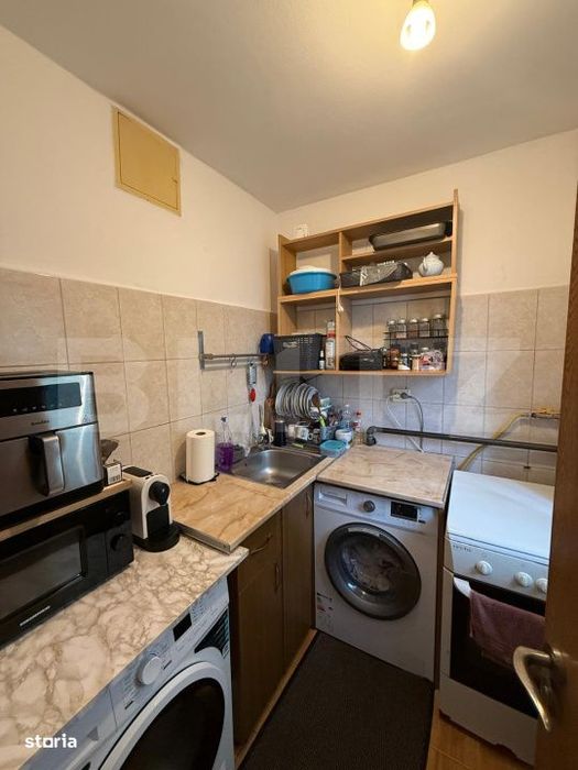 Apartament 2 camere de vanzare, 32 mp, zona Podu Inalt