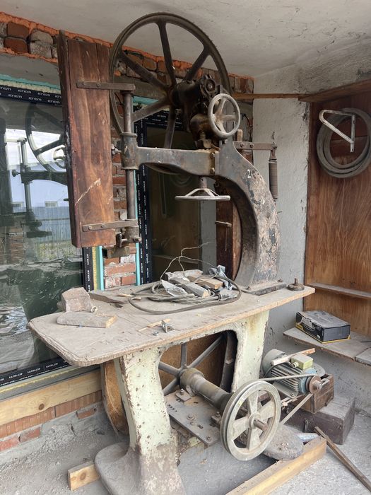 Дърводелска машина и маса