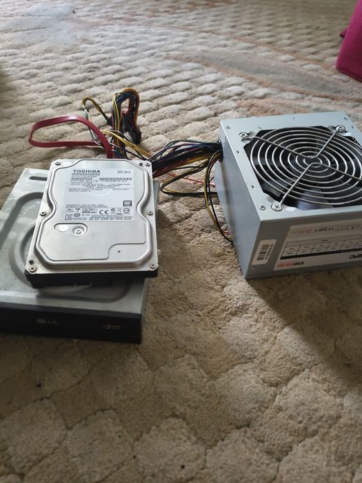 Hard disk ,sursa si cd reader