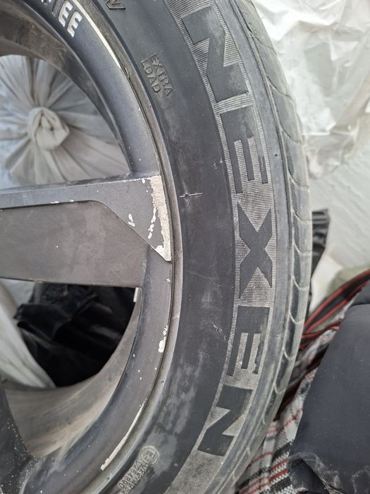 Продам диски с летними шинами R18