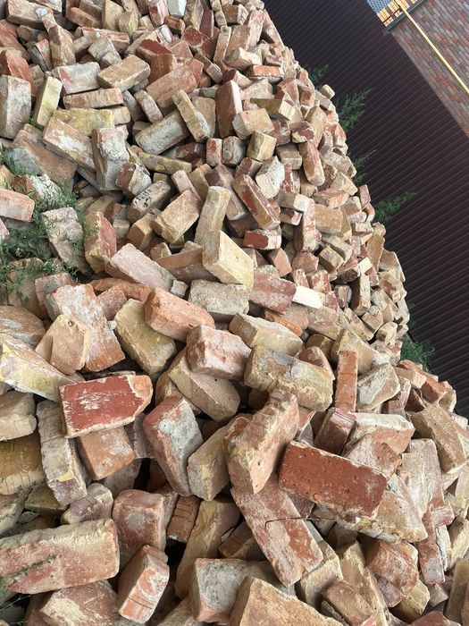 Продам красный кирпич