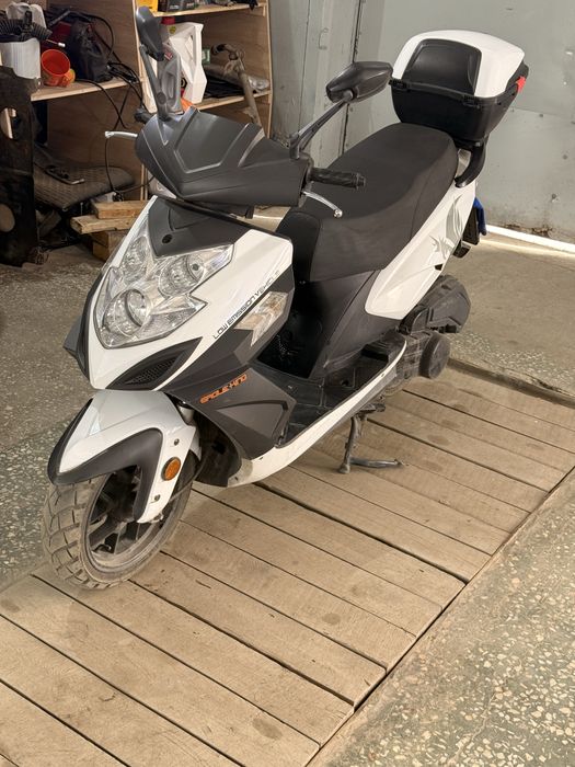 Продам скутер Racer 50