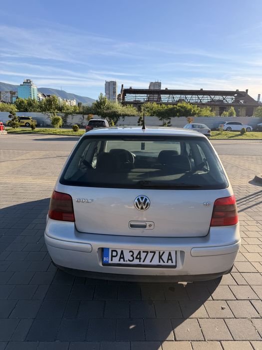 VW Golf 4 2000г 1.6 бензин