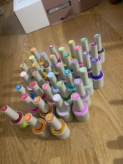 Vând 3 seturi de oje semipermanate venalisa