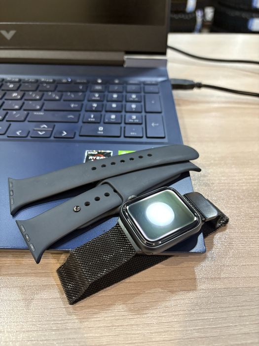 Срочно продам Apple Watch SE 40MM