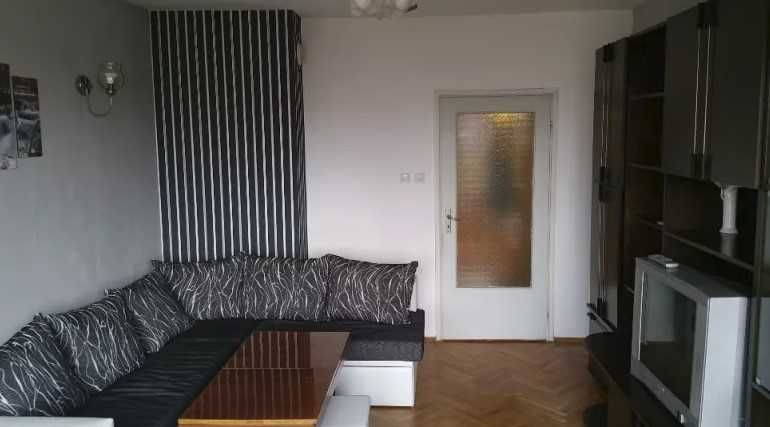 Тристаен имот в Хиподрума