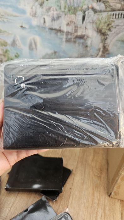 Продам барсетку, блокнот, визитницу.