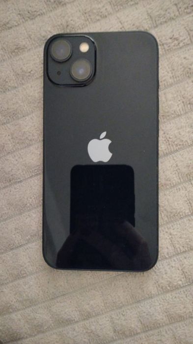 Продам айфон 13.