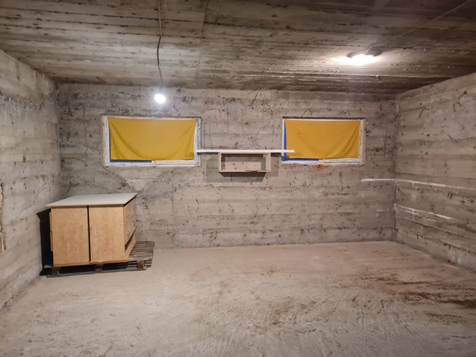 Vand apartament 1 camera bloc nou Cantemir, demisol inalt cu geamuri
