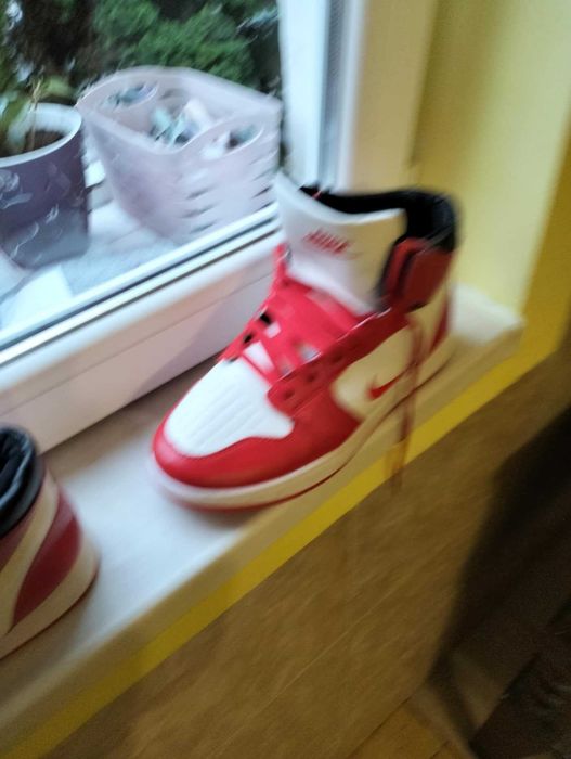 Tenesi de bărbați Nr 43 purtați  o singura data deva