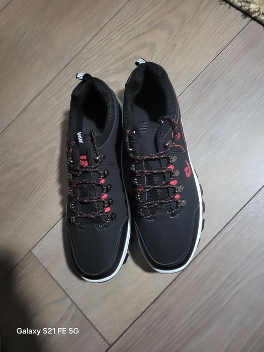 Vând Încălțăminte Sport