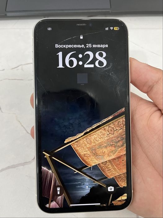 Продам Айфон 11 128/88