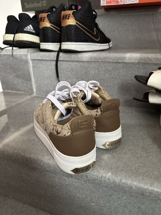 Чисто нови дамски обувки Guess