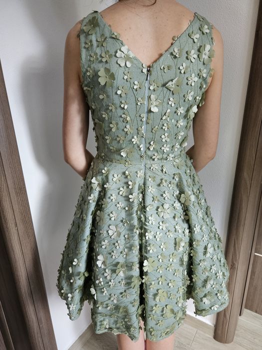 Rochie verde mentă Xs cu flori în relief