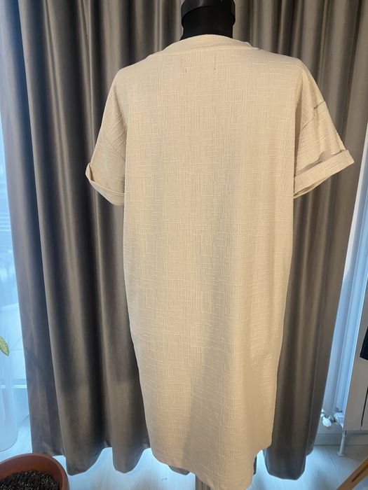 Rochita bej, lejera, marimea M