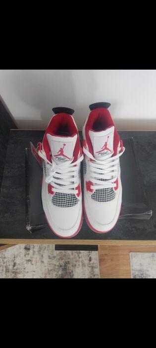 Jordan 4 fire red