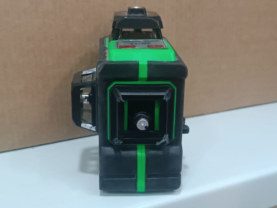 Лазерный нивелир