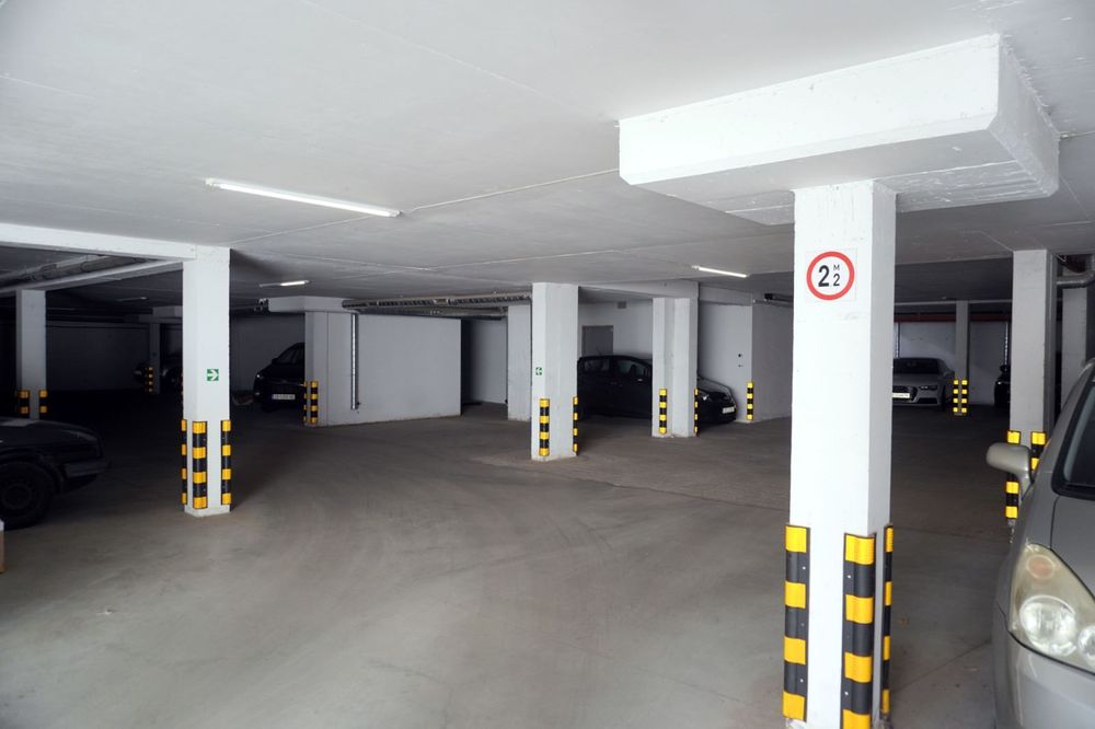 136 кв.м офис с до 8 паркоместа – open space, подово отопление, топ с