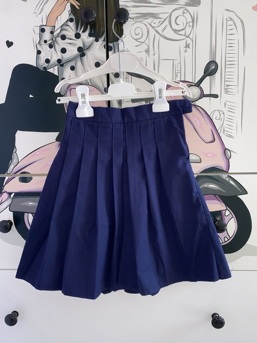 Продам школьную форму и блузки на девочку