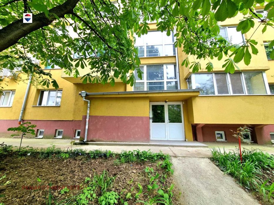 Продава се Тристаен апартамент в Русе, Здравец Изток - 80 кв.м за 498 €/кв.м - Снимка #16