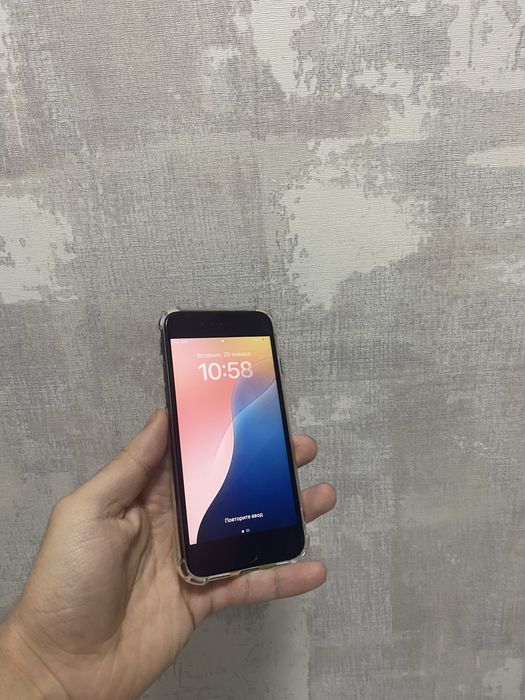 Продам Айфон Se 2022