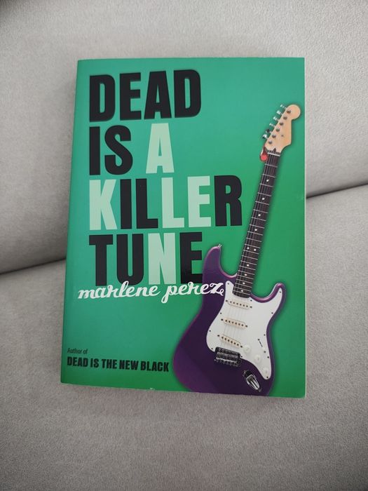 Donez cărți în română și engleză