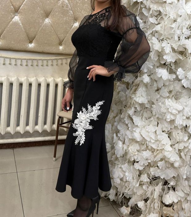 Платье продается вечерняя