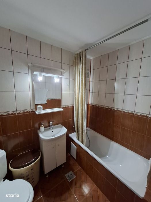 Apartament cu o cameră 40mp zona Bratianu Scoala nr. 8