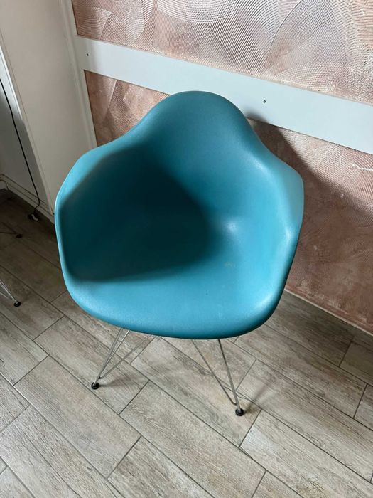 scaun  albastru de